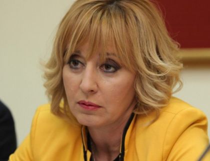 Манолова: Има нарушения при експулсирането на Абдулла Бююк