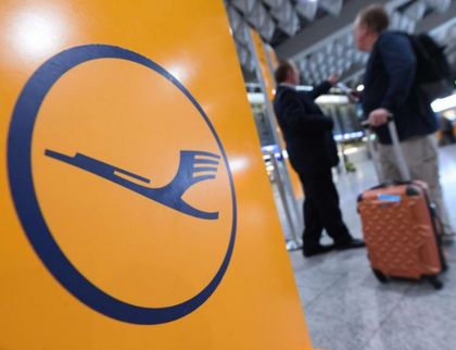 Отменят над 800 полета заради стачката на Lufthansa