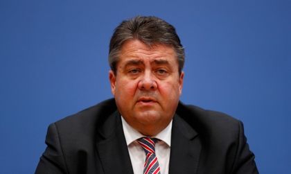 Зигмар Габриел срещу Меркел на изборите през есента