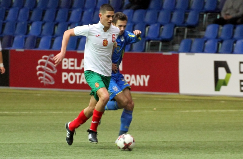 България U17 стартира с победа на турнира в Украйна
