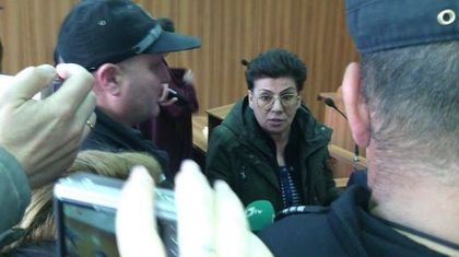Дядото милионер от Америка бил прелъстен от гледачката си и затова й приписал милионите си?