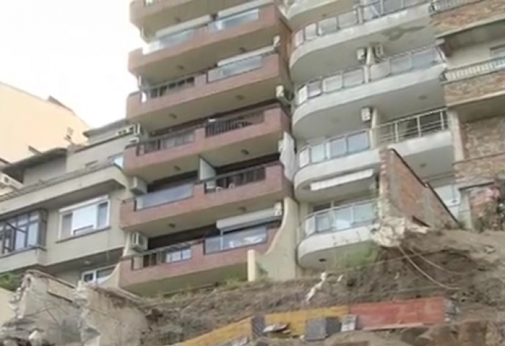 Опасен строеж застрашава съседни сгради в Созопол