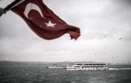 TRT World: Турска фрегата и подводница акостираха във Варна