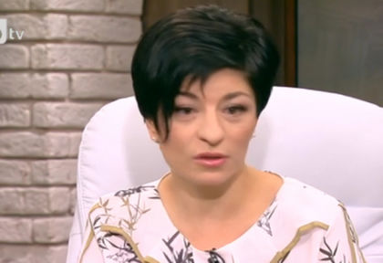 Десислава Атанасова скастри Стойнев: Дементна или просто шизофренична е БСП?