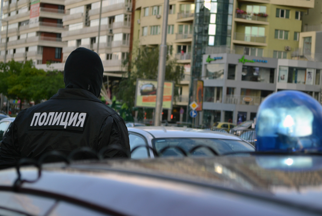 Мащабна акция на ГДБОП и Специализираната прокуратура се провежда в Казанлък и околностите