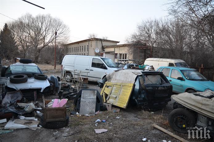Банда разфасовала БМВ-та в Пернишко: Полицията разби депо за крадени авточасти и коли, има арестувани (СНИМКА)