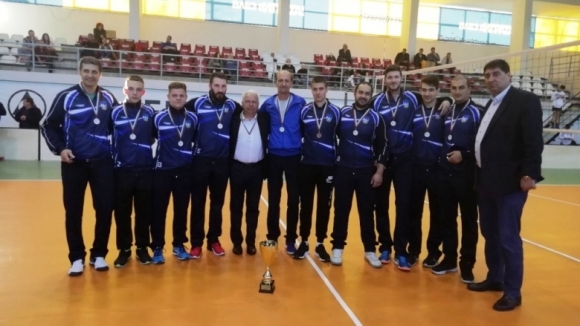 Кметът на Горна Малина със специална награда за волейболистите на Звездец