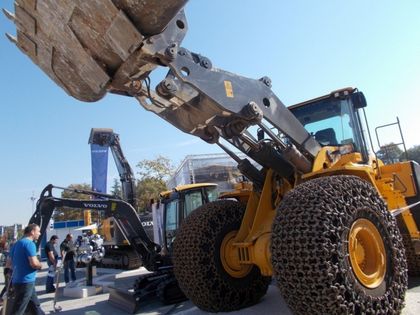 Машини гиганти в Панаира превръщат „Стройтех“ в най-голямото изложение за бранша на Балканите