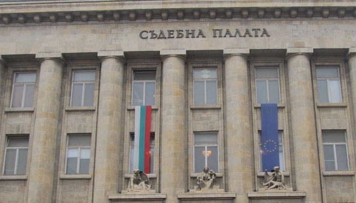 Съдят ученици за кражба от павилион в Русе