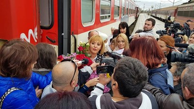 Мая Манолова: Не трябваше около пътуването ми да се вдига толкова шум