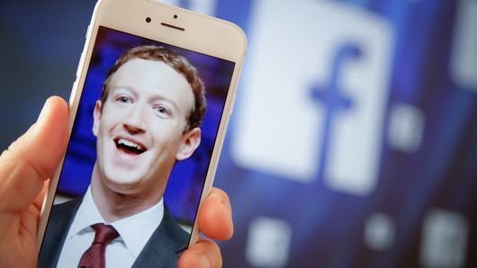 Доклад твърди, че Facebook генерира съдържание за терористите