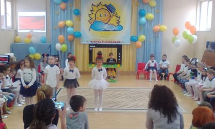 Малчугани станаха журналисти за ден (СНИМКИ и ВИДЕО)