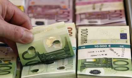Европейци крият стари банкноти за €15 млрд. под дюшека