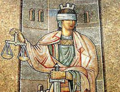 Искат постоянен арест за блудстващия учител