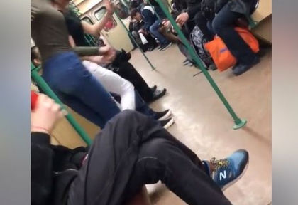 След народната песен в автобуса в Пловдив – вижте какво сътвориха две момичета в столичното метро (ВИДЕО)