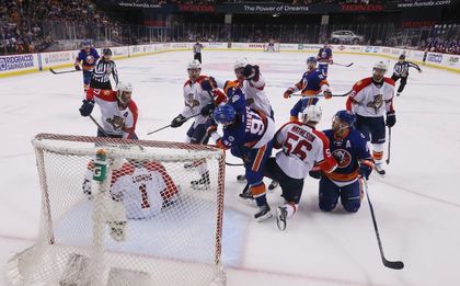 Айлендърс отстрани Флорида за първи плейофен успех от 23 години