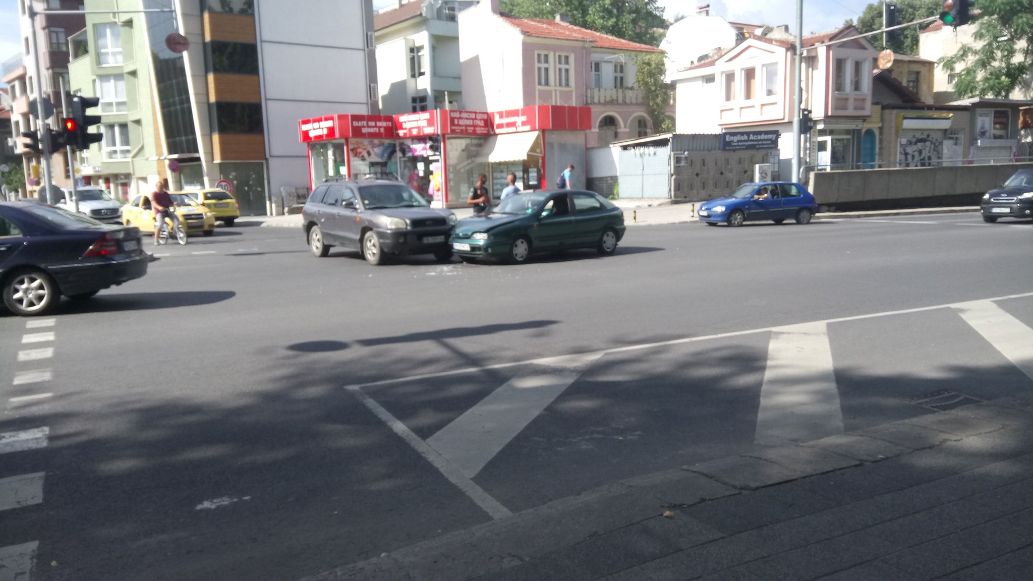 Фиат и джип се удариха на 