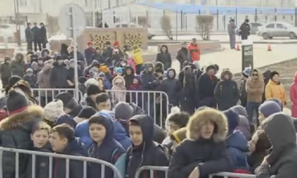 Напрежение, полиция – Макдоналдс в Казахстан