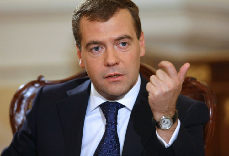 Медведев идва в България