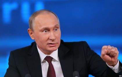 Путин пред „Билд”: Не съм искал да изплаша Меркел с моя лабрадор, а санкциите на ЕС са театър на абсурда