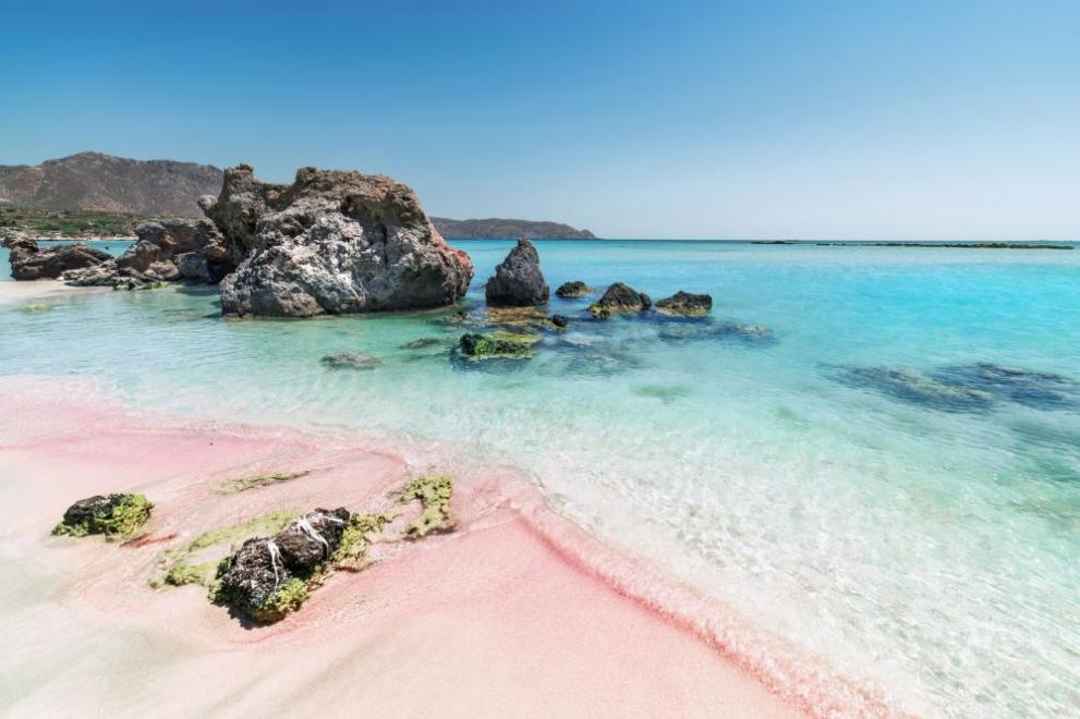 Съществува рай с бисерно сини води и розов пясък, ето къде
