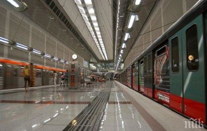 БЛОКАДА! Стачка в атинското метро задръсти гръцката столица