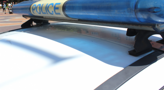 Двама нападнаха и ограбиха жена в Сливен