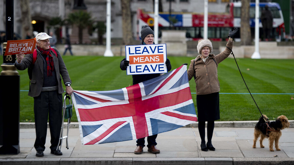 Британският парламент трябва да гласува сделката за Brexit