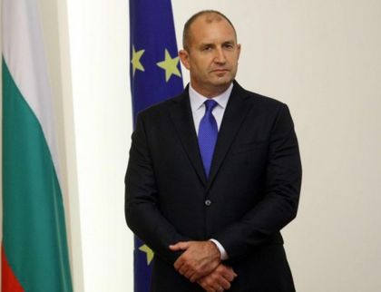 Радев заминава за САЩ през септември