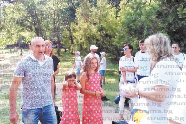 Двукратният световен шампион С. Бързаков доведе в Благоевград семейството си за запалването на олимпийския огън