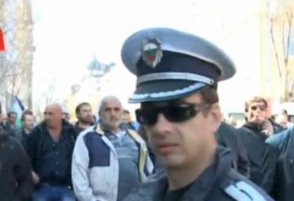 Масов бой в центъра на София, земеделци щурмуват министерство