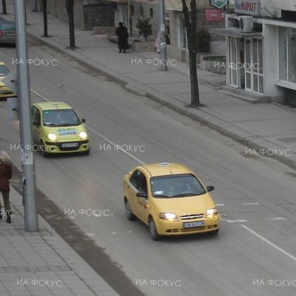 Варна: По-малко таксита се движат в града в новогодишната нощ