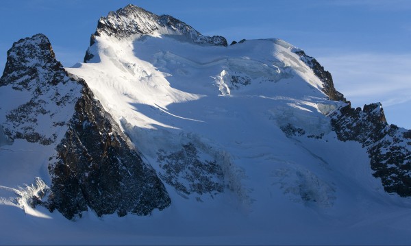 Двама алпинисти загинаха в австрийските Алпи