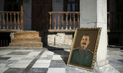 Руснаците все по-склонни да оправдават репресиите на Сталин
