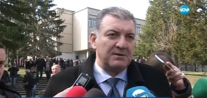 Полицаите запазват привилегиите си