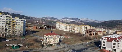 Аномалии: В Кърджали - слънце, в близко село-еднометрови преспи (СНИМКИ)