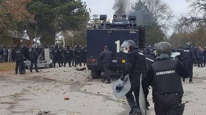 Наградиха пловдивски полицаи, овладели безредиците в Харманли