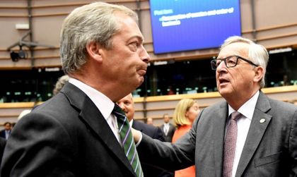 Освиркаха Найджъл Фараж в Европарламента