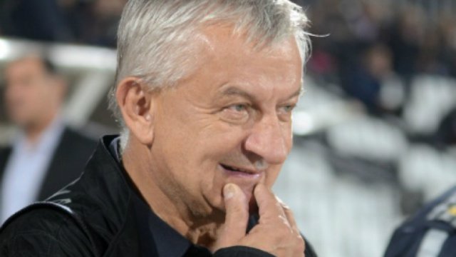 Локото и общината пак на нож