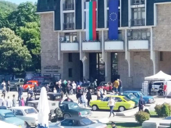 Благоевград: 16-ият ретро парад на автомобили беше официално открит на площад „Македония“