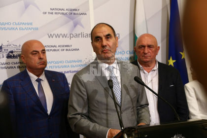 Цветанов с горещи подробности за рокадите на министри в правителството