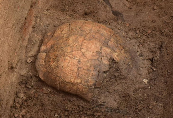Археолози направиха феноменални открития в древен гроб в Пловдив (СНИМКИ)