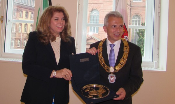 Кметът на Франкфурт горд с българите в града