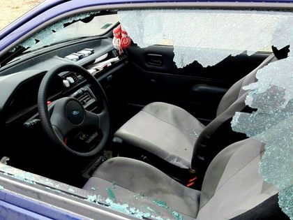 Ужас за четирима шофьори в Пловдив, разбиха им колите и ги обраха