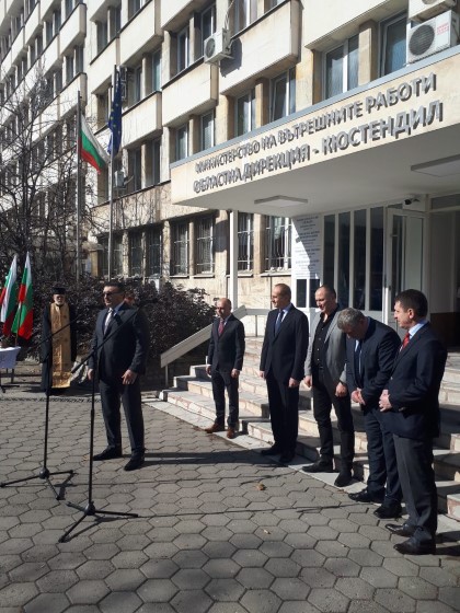 Министър Младен Маринов: Оборудваме всеки полицейски служител със средства за лична защита и за въздействие в критични ситуации