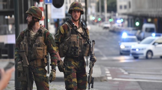 Експлозия в Брюксел: Мъж - „неутрализиран“ от полицията след взрив на Централна гара!