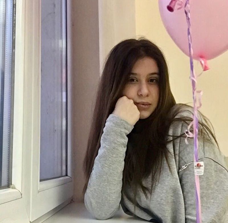 Светът на 18-годишната Мила от Пловдив се срути! Да й помогнем да сбъдне мечтата си да учи право!
