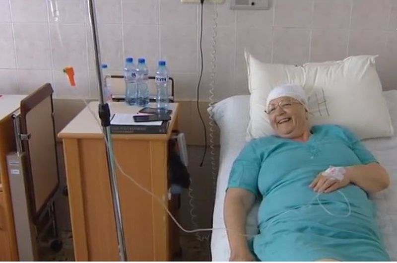Спасиха жена с мозъчен тумор! В Англия, където живее, получила час за след... 51 седмици
