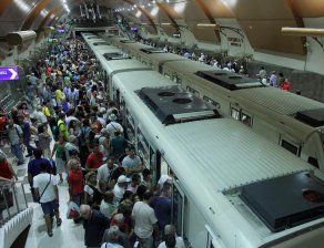 Авария в столичното метро парализира движението в час пик