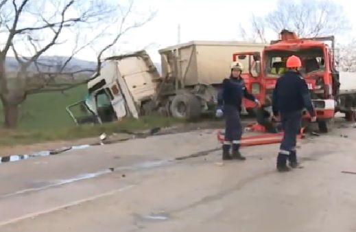 Страшно задръстване на Околовръстното заради катастрофата с камиони! (СНИМКИ)